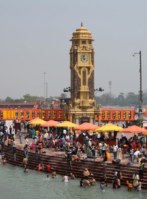 Taxi Service & Tempo Traveller on Rent in Noida - Mithila Travels